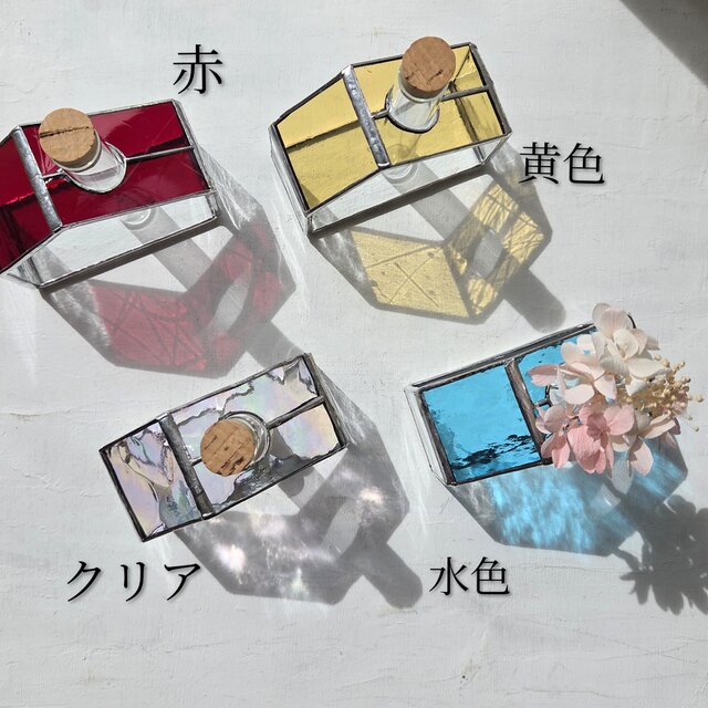 一輪挿しの小さなお家」ステンドグラス | iichi 日々の暮らしを