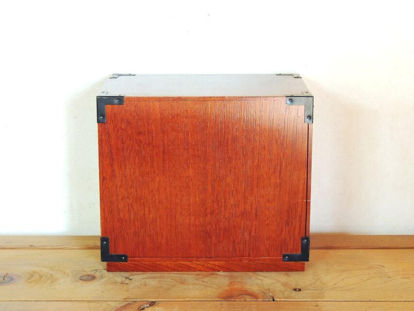 【骨董】置屋 欅小箪笥 隠しからくり箪笥 欅小箪笥(五杯) | iichi 日々の暮らしを心地よくする