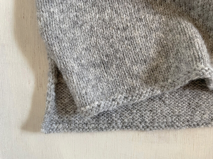 美品　heve ヘイブ　ペタルニット グレー heve ヘイヴペタルニット グレー