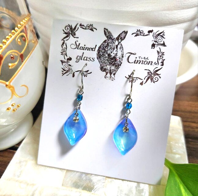 花びらピアス❀.*･ﾟ グラデーションブルーパープル 青紫 (こちらはブルー寄り) ハンドメイド No.1885