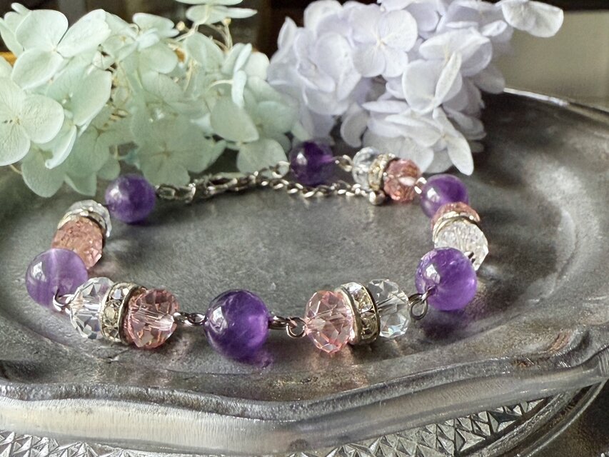 【2月の誕生石】心を整える紫のきらめき。アメジスト・ブレスレット
