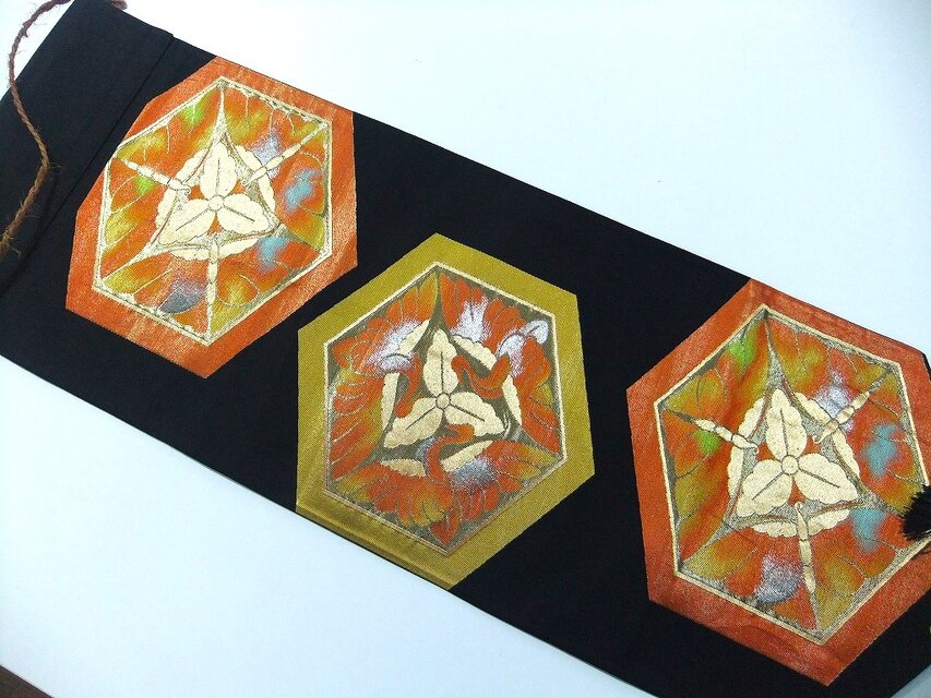 16)2376】和柄タペストリー・30×86cm/亀甲花文様/帯リメイク/日本製