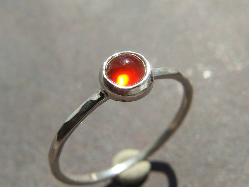レッドアゲート一粒リング 【silver】 4㎜ カボション | iichi 日々の