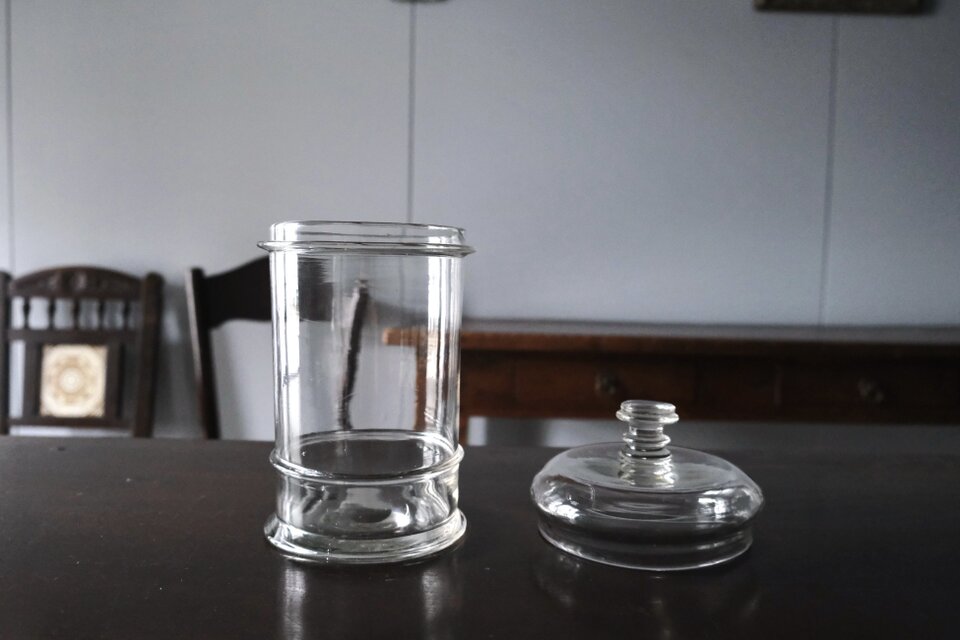 ヴィンテージ ガラス製 ボンボニエール 小物入れ 蓋物 ヴィンテージ ガラス製 ボンボニエール 小物入れ 蓋物