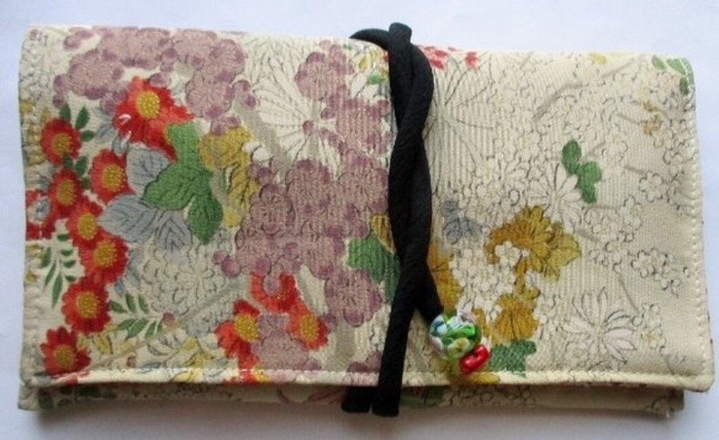 ８４６２　花柄の着物で作った和風財布・ポーチ