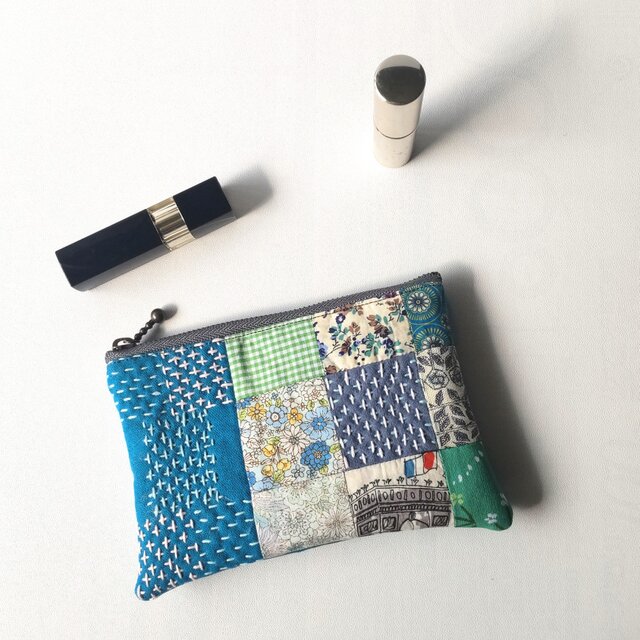 カフェオレ色の 刺し子ポーチのコピー