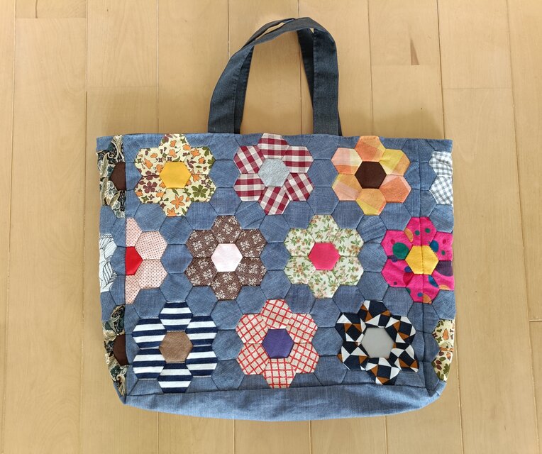 パッチワークトート | iichi 日々の暮らしを心地よくするハンドメイド パッチワークトート | iichi 日々の暮らしを心地よくするハンドメイド