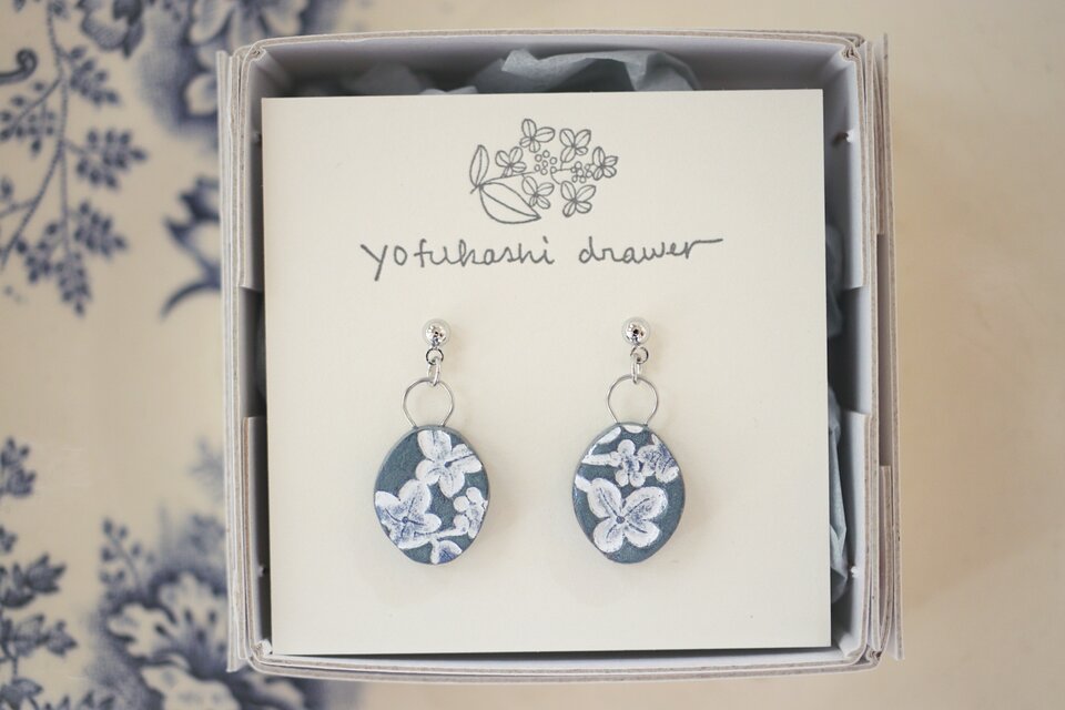 : : : 陶土の草花耳かざり : : : 1388（ピアス／イヤリング）