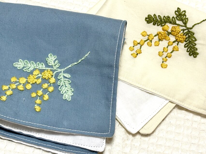 手刺繍ハンカチ（ミモザ） | iichi 日々の暮らしを心地よくする