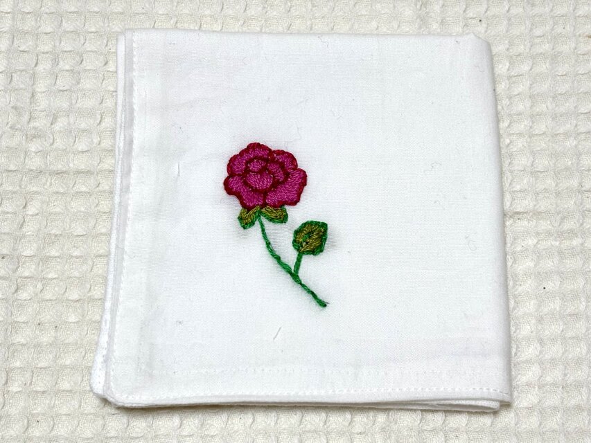 手刺繍ハンカチ（薔薇 ）