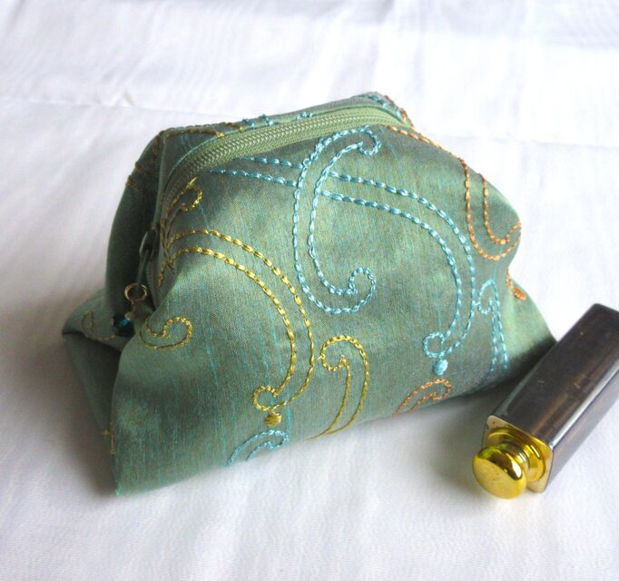 [送料無料] ふわふわポーチ：さざ波（イタリア製）