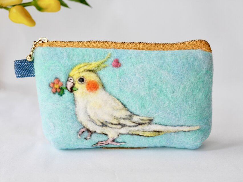オカメインコの羊毛フェルトポーチ