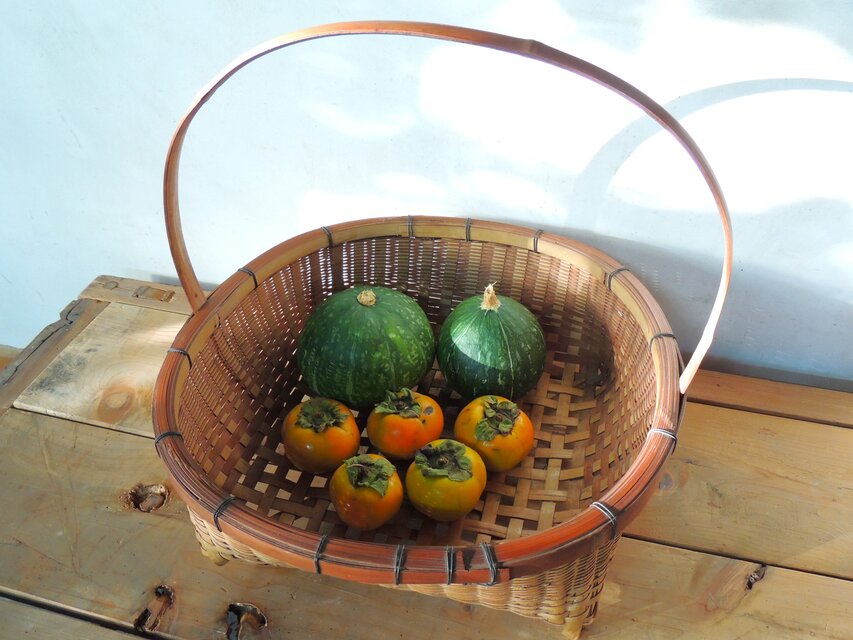 持ち手付竹籠02