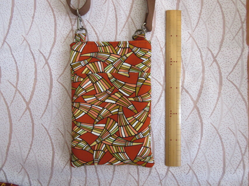 着物リメイクのスマホショルダー | iichi 日々の暮らしを