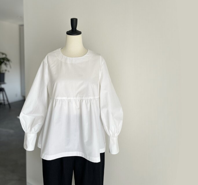 ふんわりと広がる優しいシルエット