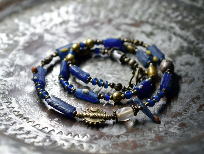 ローマンガラス　アンティークビーズネックレス 緒 ローマングラス残片 ＋ インドパシフィックビーズ ネックレス