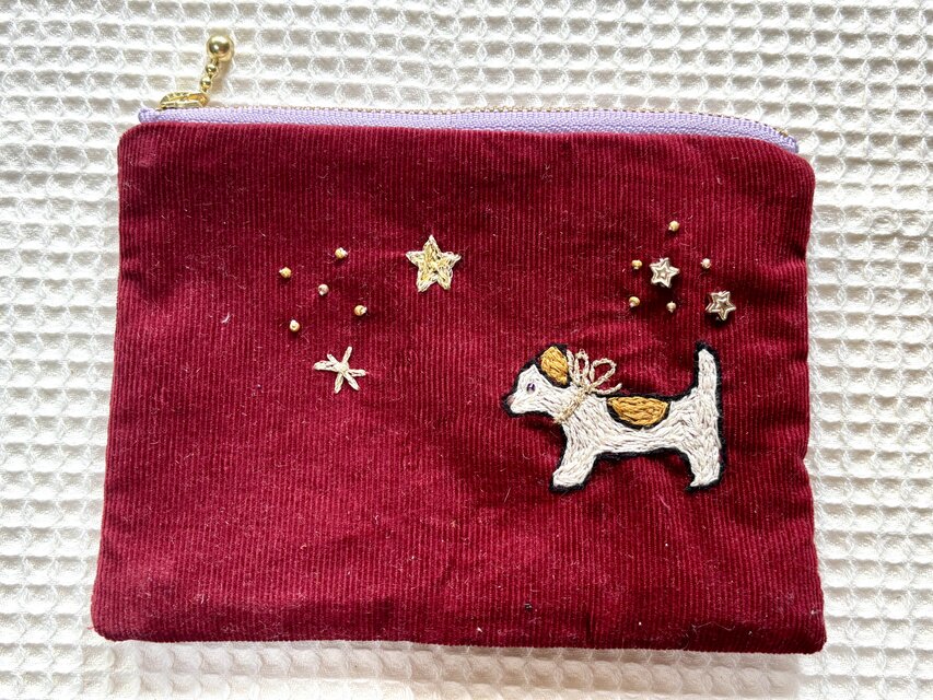 手刺繍のファスナーポーチ（犬）