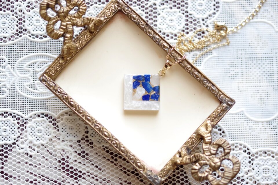 【受注製作】レジンアート　スクエアペンダント〈夜のごとく静かに〉