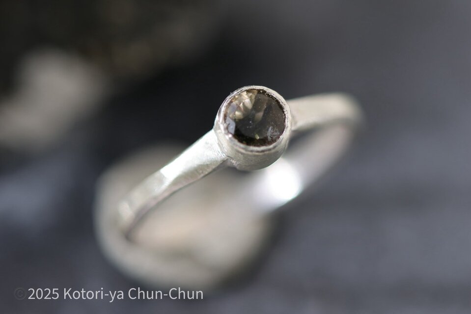 10月の誕生石】お買い得の多色性バチバチのバイカラートルマリン