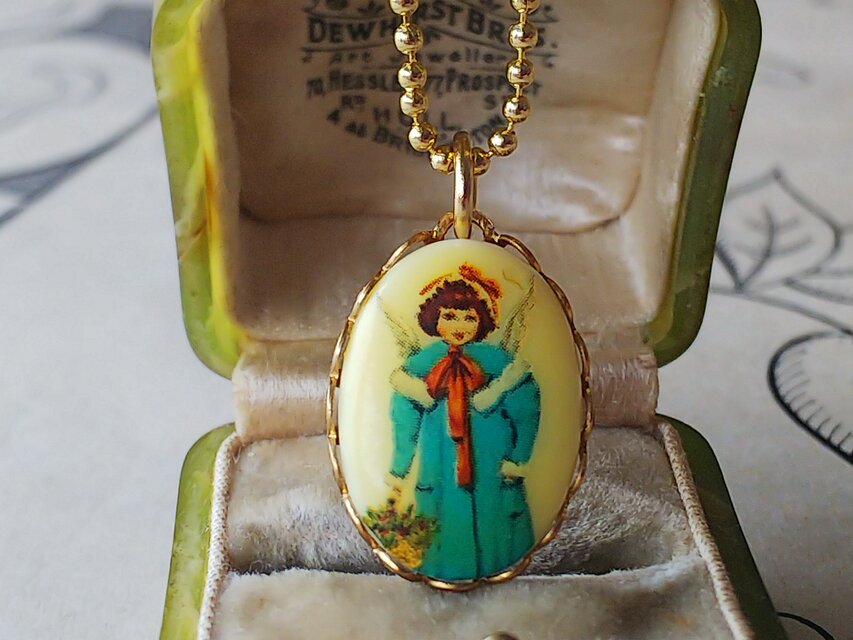 ヴィンテージ　②青色のコートの守護天使／Holy・クリスマス　ネックレス