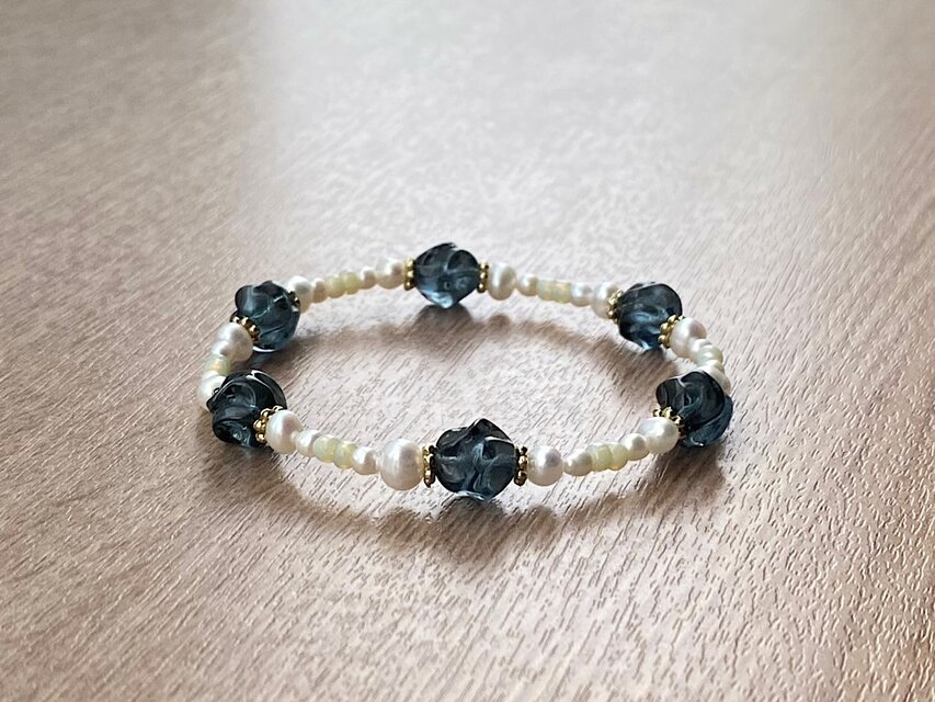 ビーズブレスレット No.142 ヴィンテージビーズ モンタナブルー パール