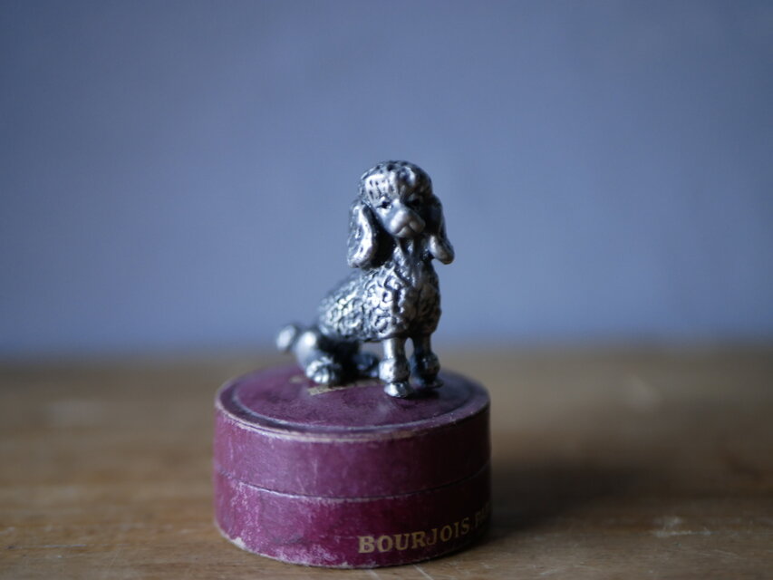 no.2 犬のフィギュリン　ピューター　フランスヴィンテージ　ブロカント