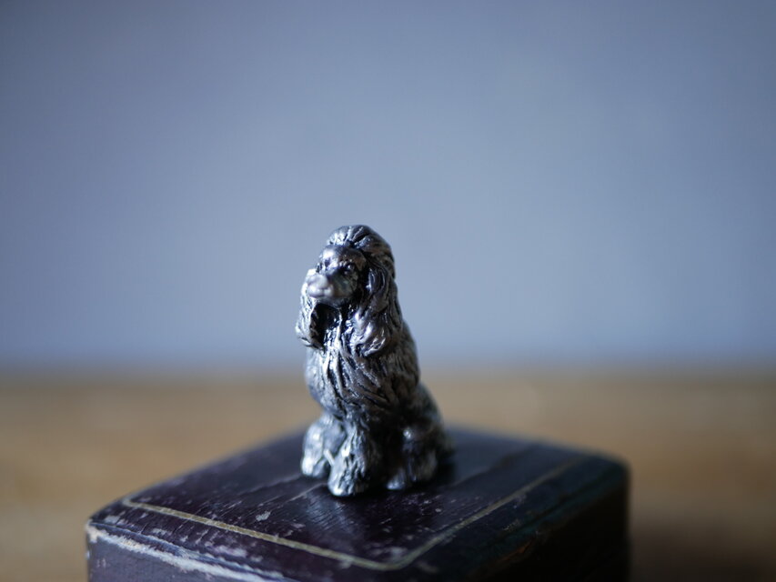 no.1 犬のフィギュリン　ピューター　フランスヴィンテージ　ブロカント