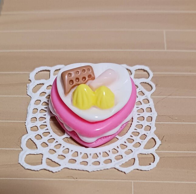 羊毛フェルト サンタ帽子のグレー猫ちゃん ケーキ・透明スタンド付き
