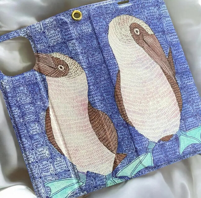 青の調べに誘われて｜アオアシカツオドリ・マオルドとソレイナの帯なしiPhoneケース