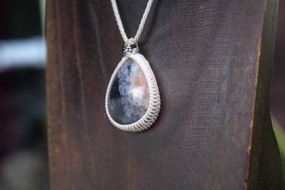 2色☆iolite sunstone マクラメネックレス 2091 | iichi 日々の暮らし