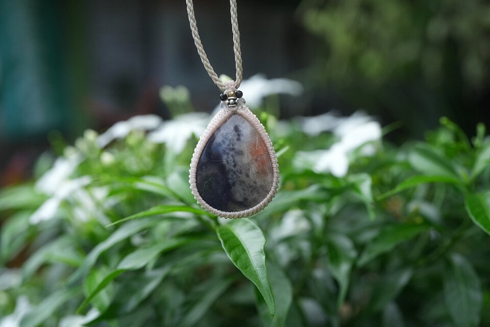 2色☆iolite sunstone マクラメネックレス 2091 | iichi 日々の暮らし
