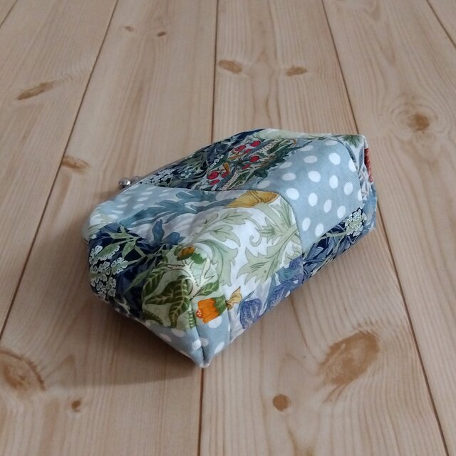 ウィリアムモリス＆ドット パッチワークのがま口ポーチ 12cm口金