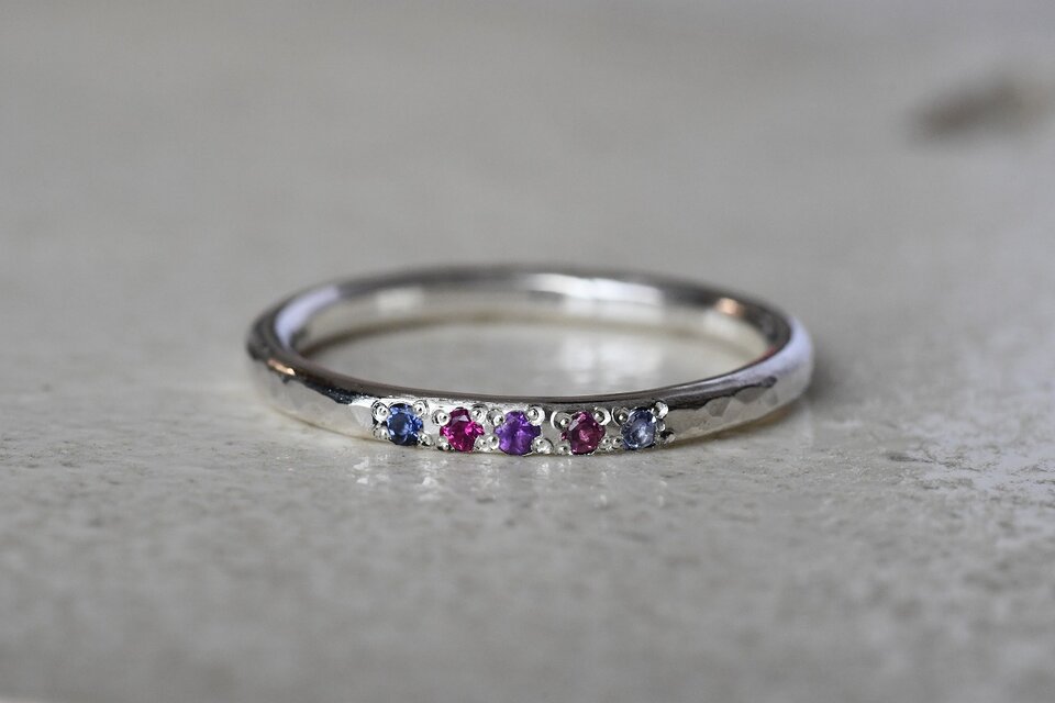 繋がる日常の物語～アイオライト・ルビー・アメジスト・ロードライトガーネット・タンザナイト～