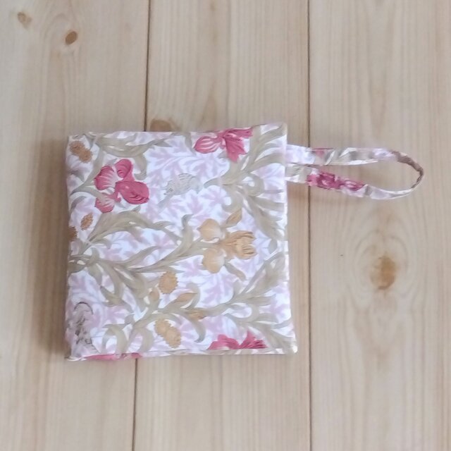 ウィリアムモリス　持ち手付き　携帯ティッシュケース　ボックスティッシュから詰替え　吊り下げ　アイリス　ピンク　412