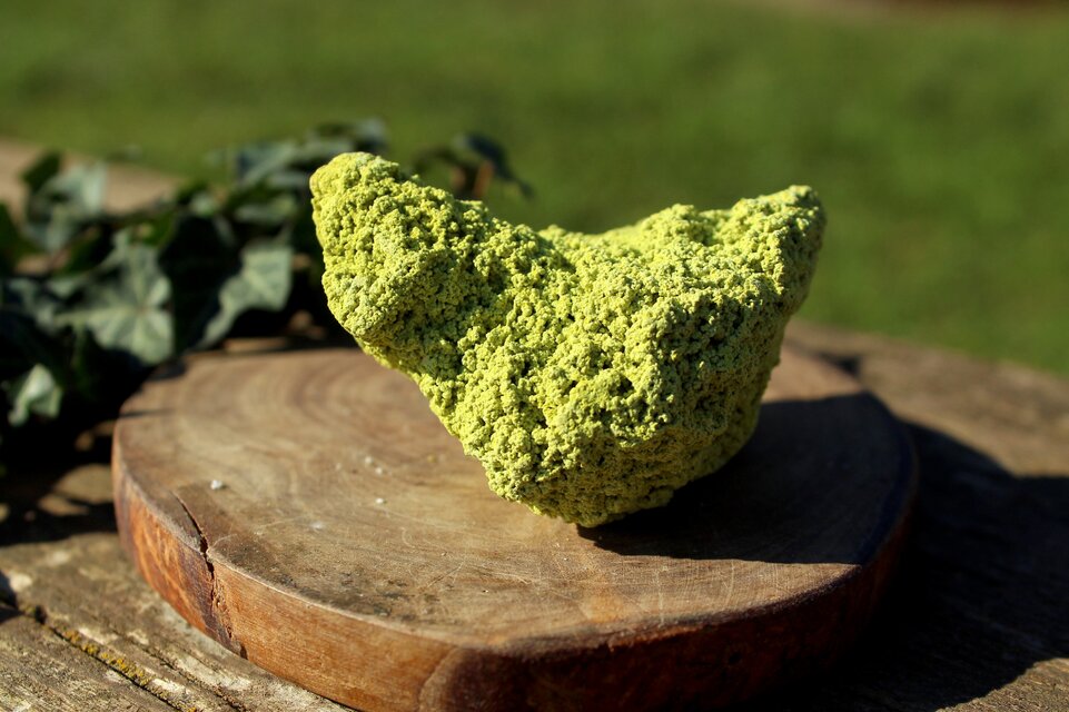 ノントロナイト　原石