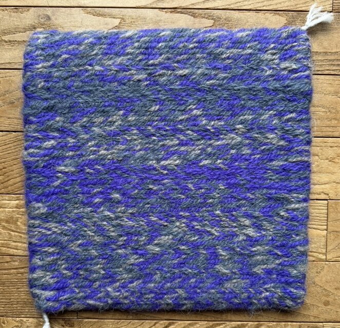 ウール手紡ぎ・手織り　チェアマット　トワイニング技法で　no7