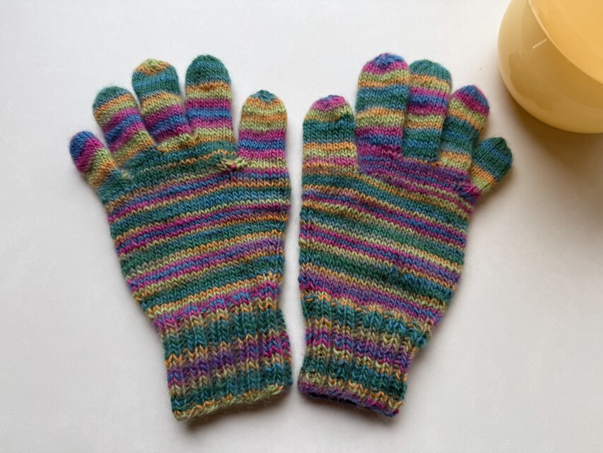 【再販】５本指手袋（エメラルドグリーン・ピンク・黄色系）