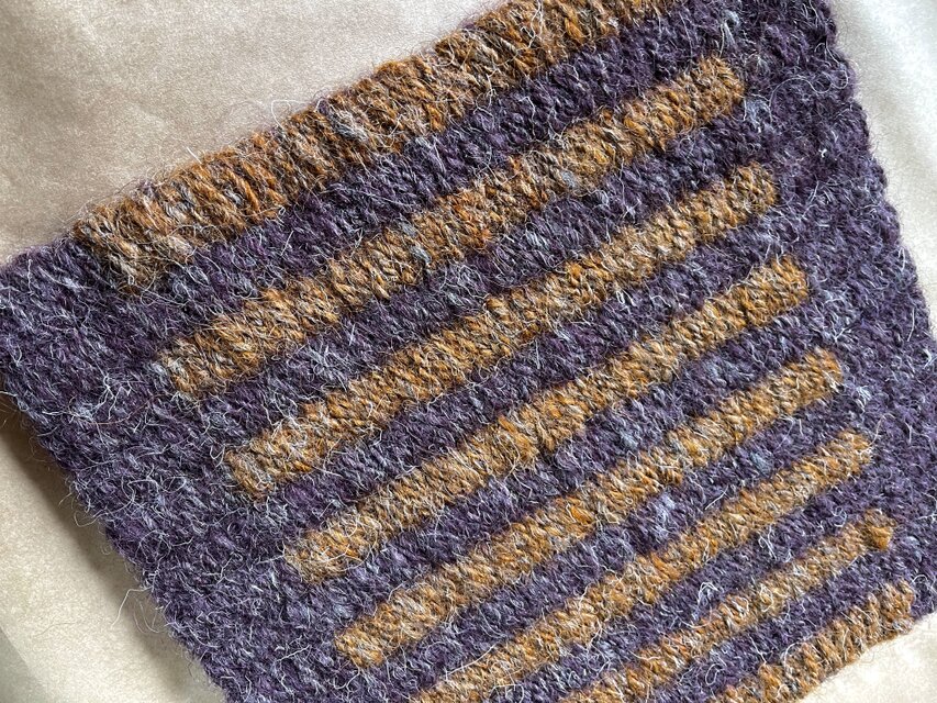 ウール手紡ぎ・手織り　チェアマット　トワイニング技法で　no13