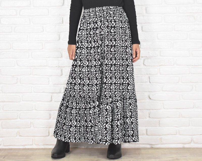 TOMOおまとめ★CIVIDINIボタニカルカットソーとオペルカパンプス ボタニカル柄×モノトーンの大人ティアードスカート | iichi 日々