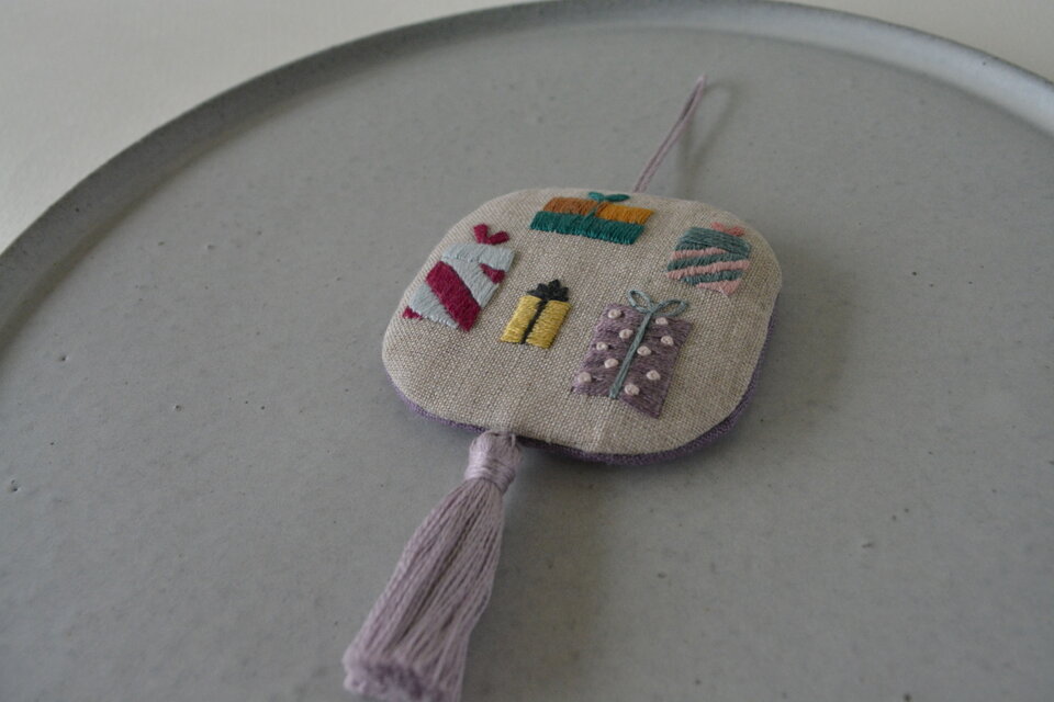 刺繍 クリスマス オーナメント 5点 | iichi 日々の暮らしを心地よく