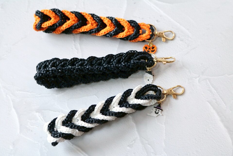 編み込みハンドストラップ