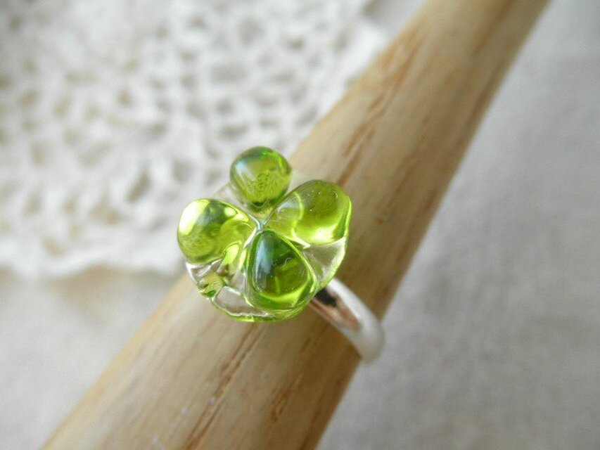 (受注制作)ガラスのクローバーのリング＊