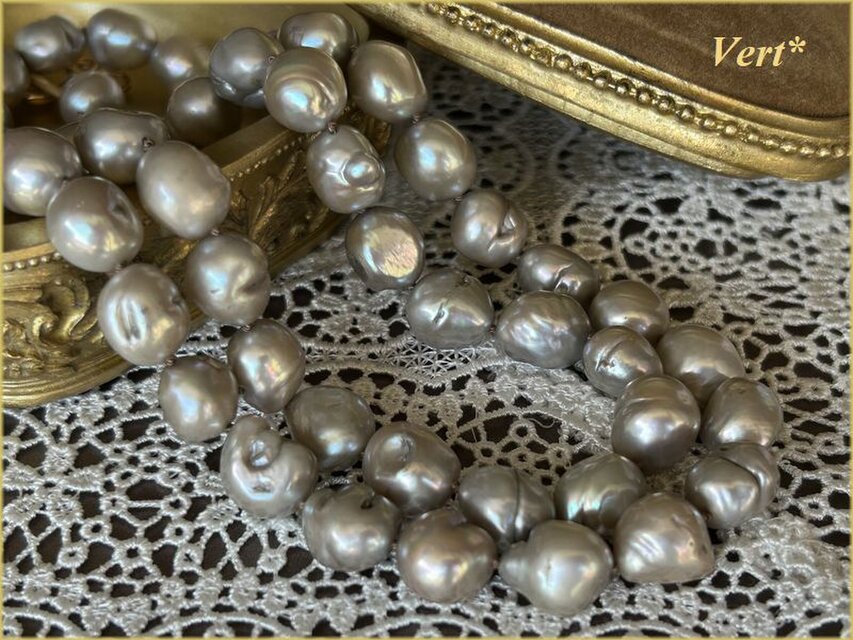 アイボリーベージュ大粒ライス風バロック淡水パールグリフィン（ベージュ）ロングネックレス（80）