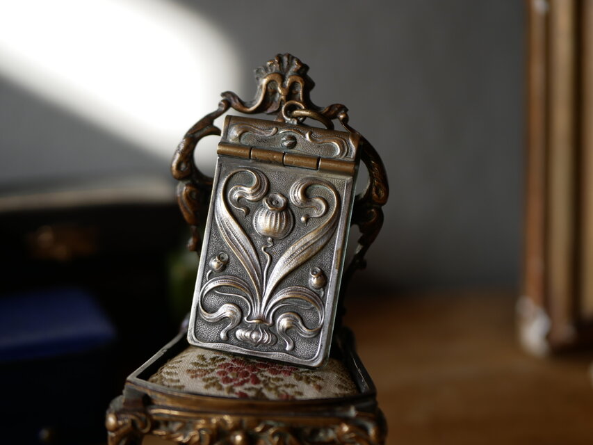 フランスアンティーク　カルネドバル　ヴィクトリアン　シャトレーン カルネドバルの形をしたコンパクトミラー ミラー シャトレーン