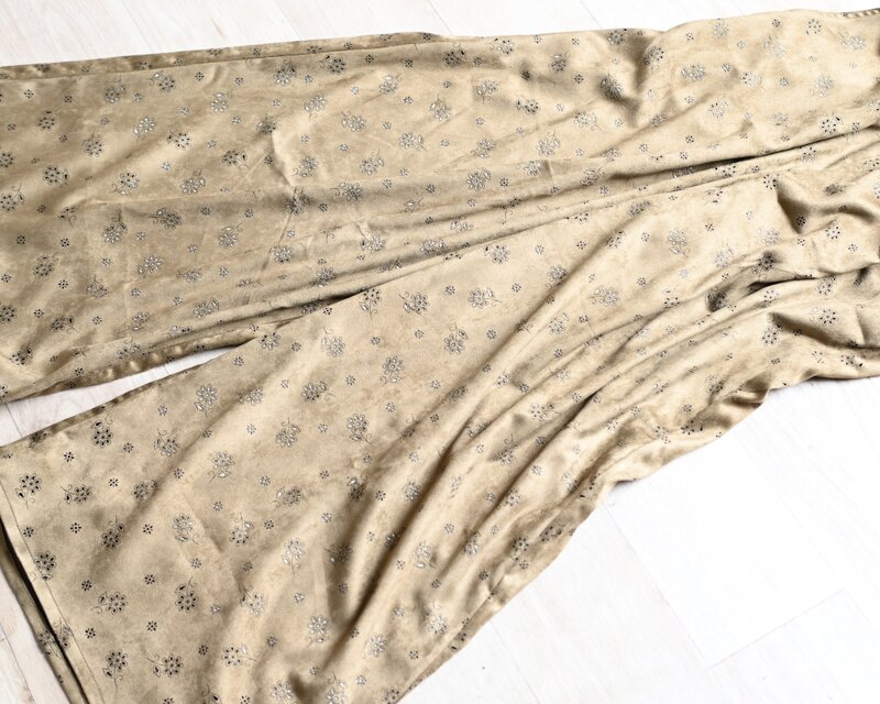 new arrival】透かしフラワー柄 スエード調フレアワイドパンツ