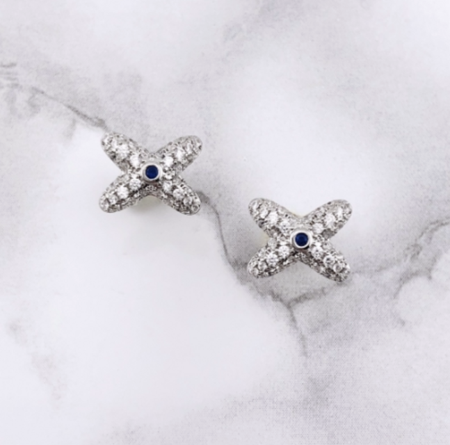 幸せのクロス【高品質！送料無料！当日配送！】ピアス