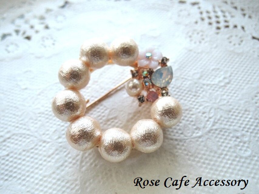 （1421）コットンパール＆ビジュー✨サークルブローチ。・。・(^^♪