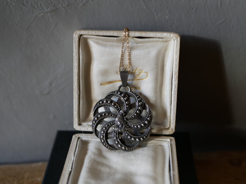 ペンダントトップ　ノットスタイル　フランスアンティーク　アンティークのある暮らし　