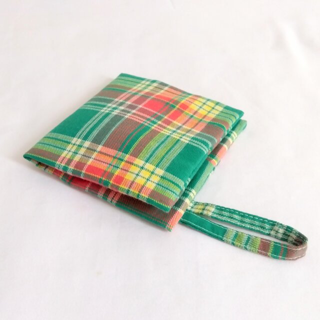 持ち手付き　携帯ティッシュケース　ボックスティッシュから詰替え　吊り下げ　マドラスチェック　グリーン　426