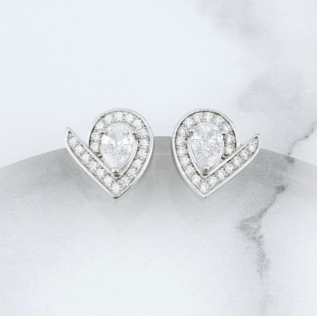 幸せのペアシェイプピアス 【高品質！送料無料！当日発送！】